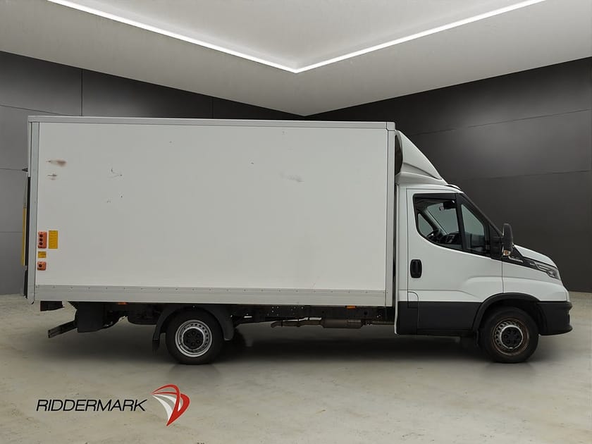 Bild 2 av Iveco Daily 35-160 Chassi Cab Bakgavellyft Ny-Kamrem Värm 3-Sits B-Kamera Moms