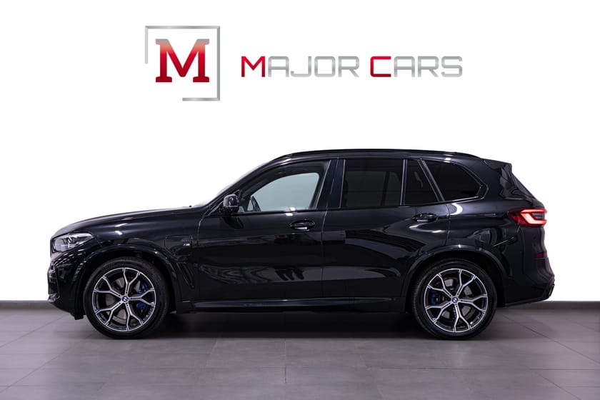 Bild 3 av BMW X5 xDrive45e iPerformance M Sport Inno H/K Komfstol DAP 360° HuD Luft-F