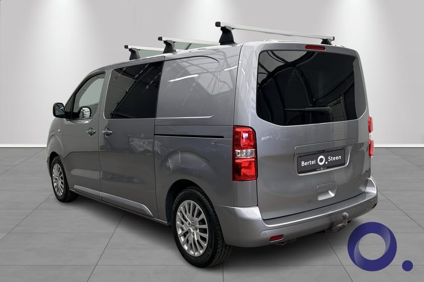 Bilde 4 av Peugeot e-Expert Mester L2 75 kWh, Innredning ,Hengerf, Godt utstyrt!