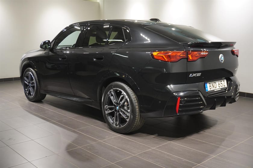 Bild 4 av BMW iX2 xDrive30 3,95% M Sport Navi Kamera Fartpilot Drag 19”