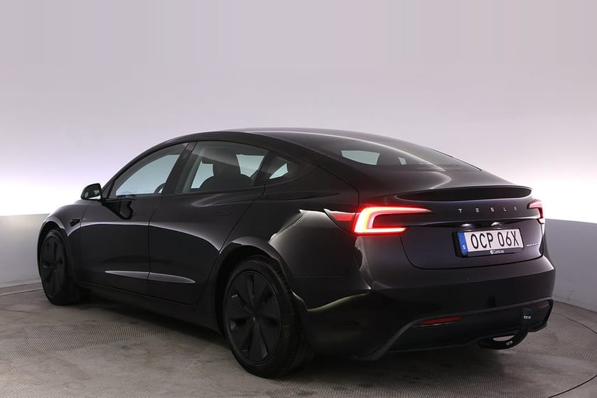 Bild 4 av Tesla Model 3 Long Range AWD Highland Autopilot Pano Drag
