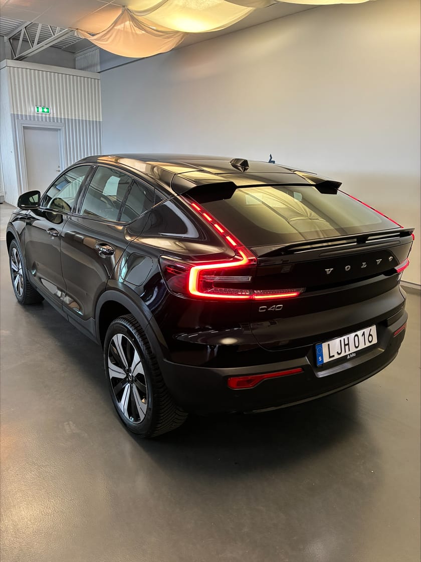 Bild 3 av Volvo C40 Recharge Core/ Navigation/ Bakkamera / 10.000 kr tillbehör/