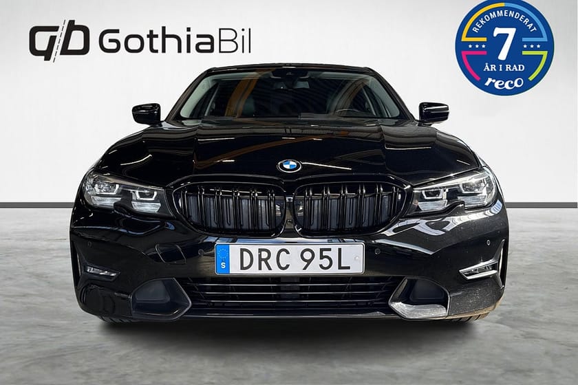 Bild 2 av BMW 330e Sedan Steptronic Sport line Carplay Navigation PDC ACC