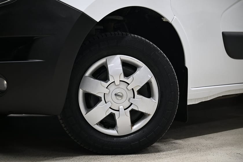 Bild 3 av Nissan NV400 Chassi dCi 180HK Automat|Volymskåp|Bakgavellyft|Sidodörr|Moms