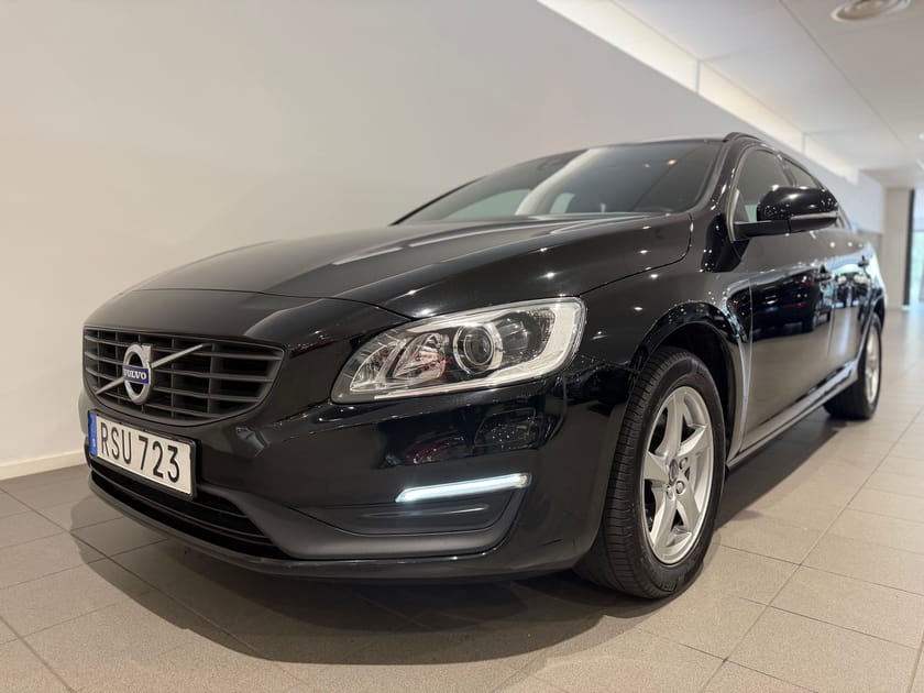 Bild 1 av Volvo V60 T3 Classic Edition / Dragkrok / Sensorer / Rattvärmare /