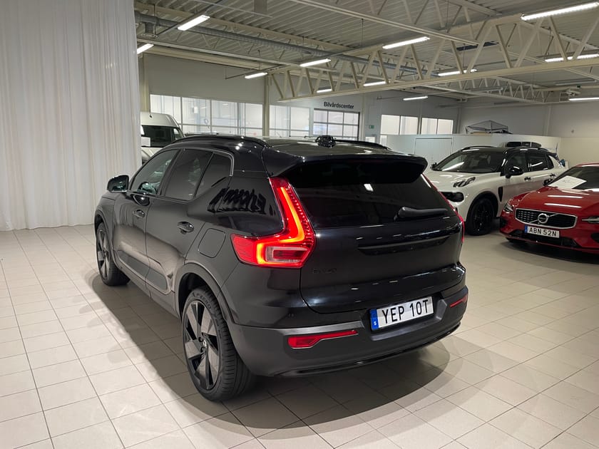 Bild 5 av Volvo EX40 Single Motor Extended Range M R Ultra Black Edt