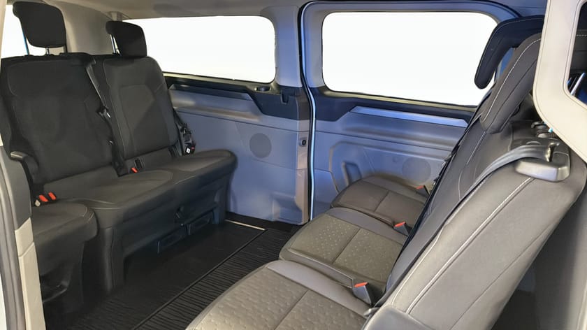 Bild 5 av Ford Tourneo Custom 320 Titanium 320L 2.0 EcoBlue 170hk Automat 9-Sits