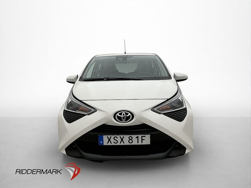 Bild 2 av Toyota Aygo X-PLAY Backkamera Farthållare CarPlay