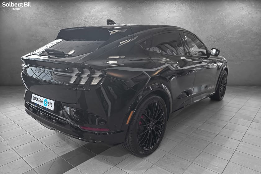 Bilde 4 av Ford Mustang Mach-E Long Range AWD AWD/ Panoglasstak/ ACC/ Henger.F/ B&O