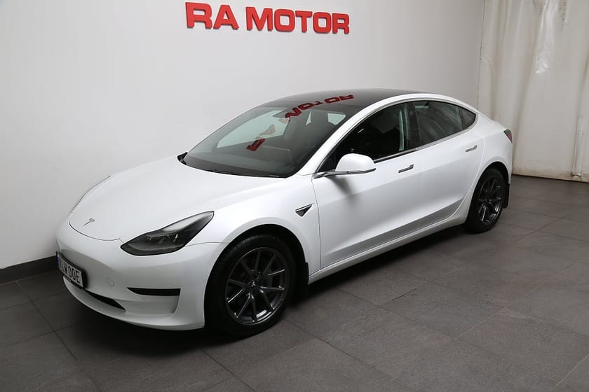 Bild 1 av Tesla Model 3 Standard Range Plus Panorama 360° Drag