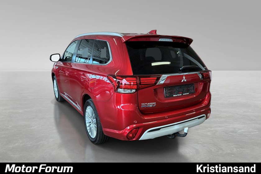 Bilde 4 av Mitsubishi Outlander PHEV Instyle+ AWD/ H.feste/ 360/ Acc/ Delskinn/ +++