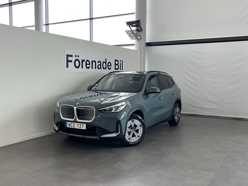 Bild 1 av BMW iX1 eDrive20 Rattvärme Nav Dragkrok Park Assist