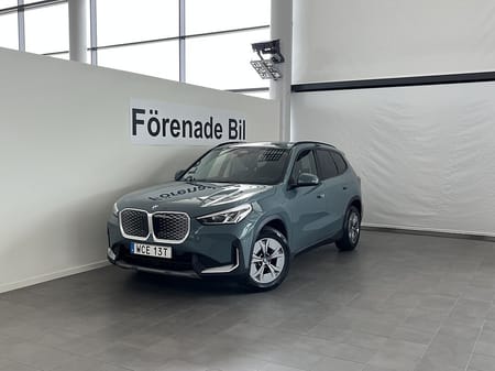 BMW iX1 eDrive20 Rattvärme Nav Dragkrok Park Assist