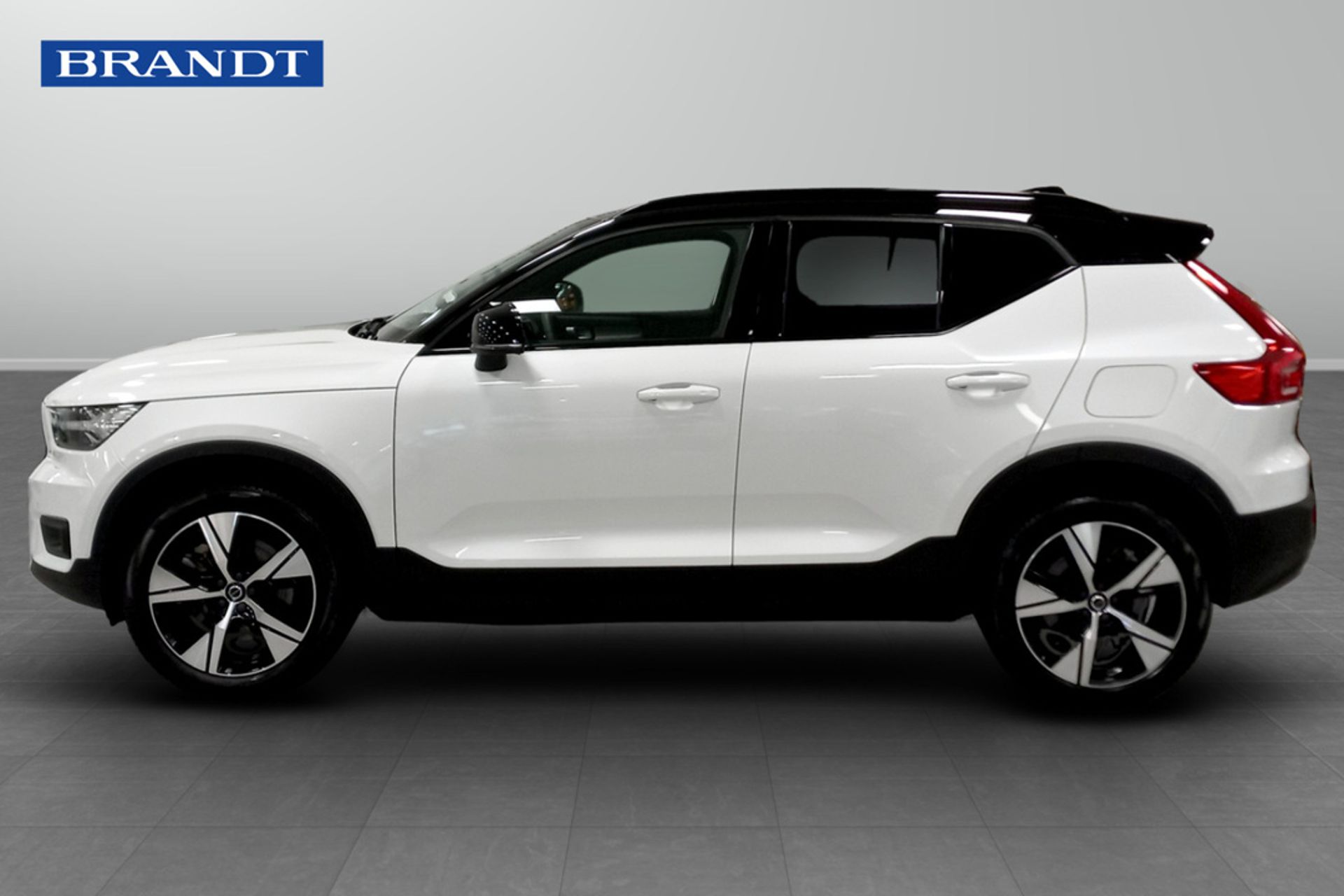 Volvo XC40 Plus 2022, bild 3/9