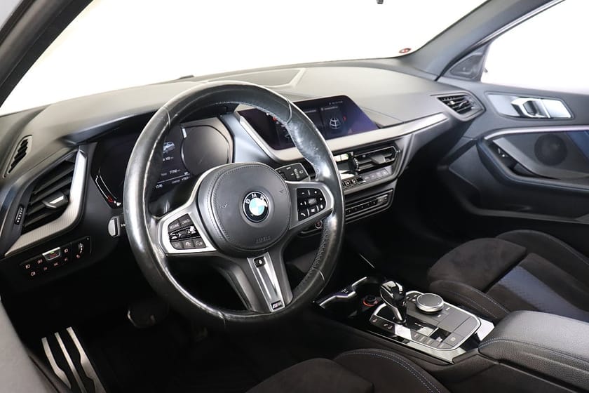 Bild 5 av BMW 118i Steptronic M Sport B-kamera Rattvärme Keyless