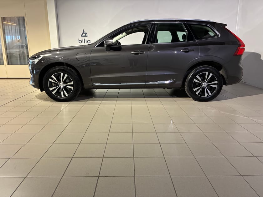 Bild 3 av Volvo XC60 Recharge T6 Core Edition | Ljuspaket | Pano