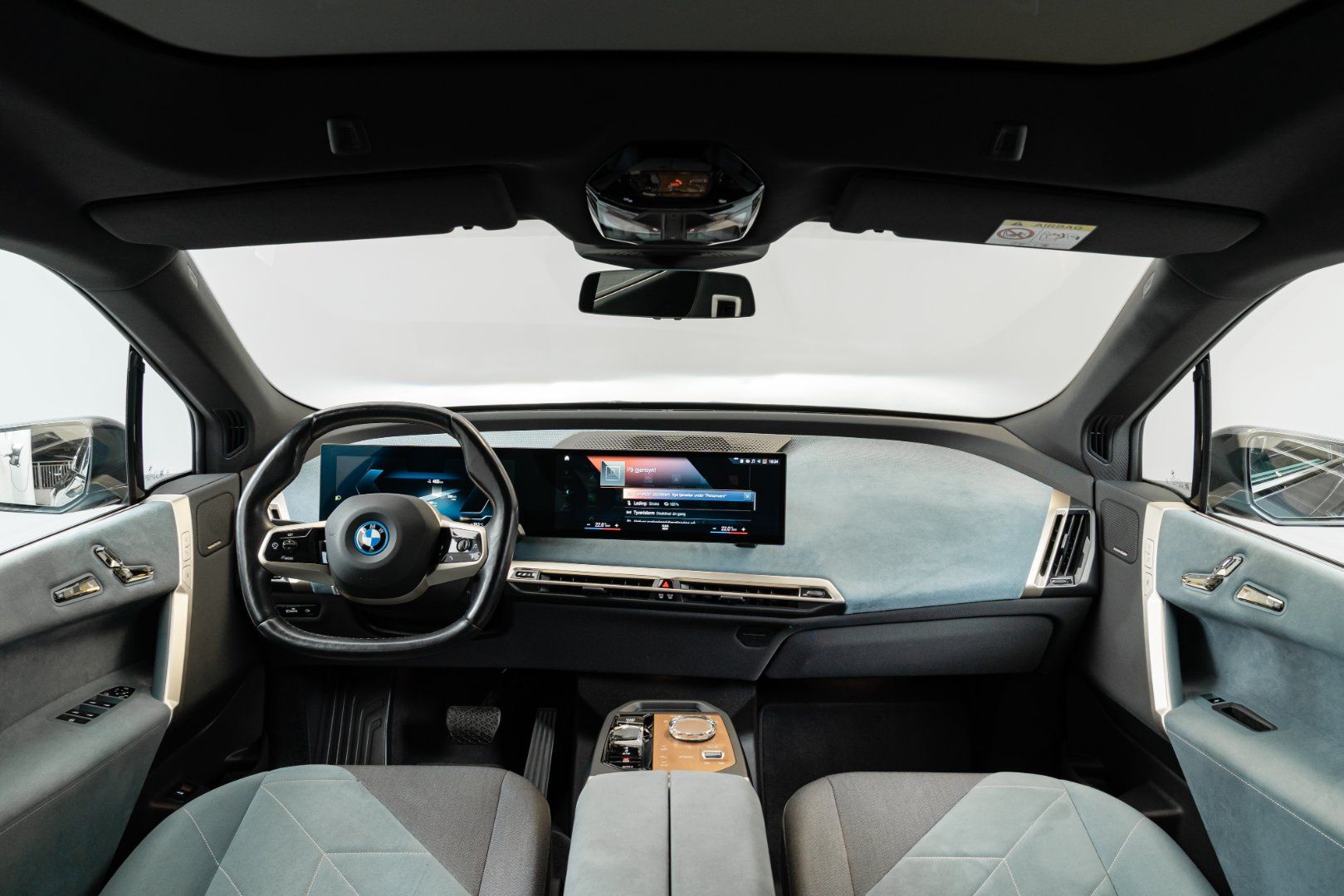 BMW iX xDrive50, 524hp, 2023