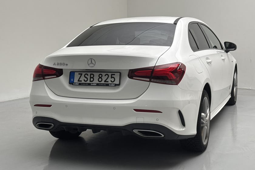 Bild 3 av Mercedes-Benz A 250 e Sedan V177 (224hk) AMG Night Panorama