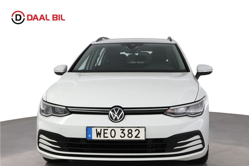 Bild 2 av Volkswagen Golf Sportscombi 1.5 eTSI 131HK COCKPIT P-SENS RATTVÄRM