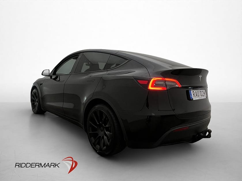 Bild 3 av Tesla Model Y Long Range AWD 1 Brukare Drag Moms Pano Värm