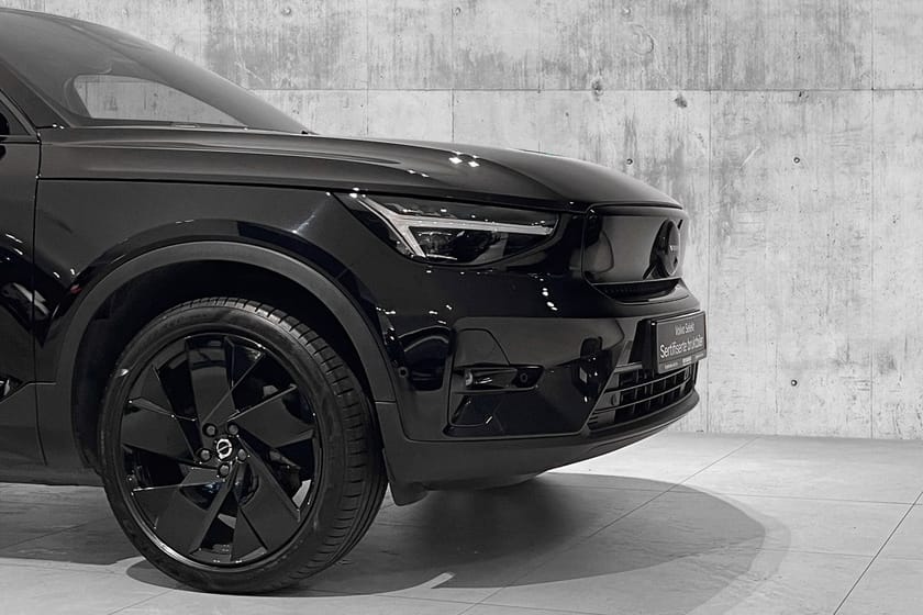 Bilde 2 av Volvo EX40 Twin Motor Performance Perf Ultra Black Edt KROK|PANO|PIXEL|360|TONEDE