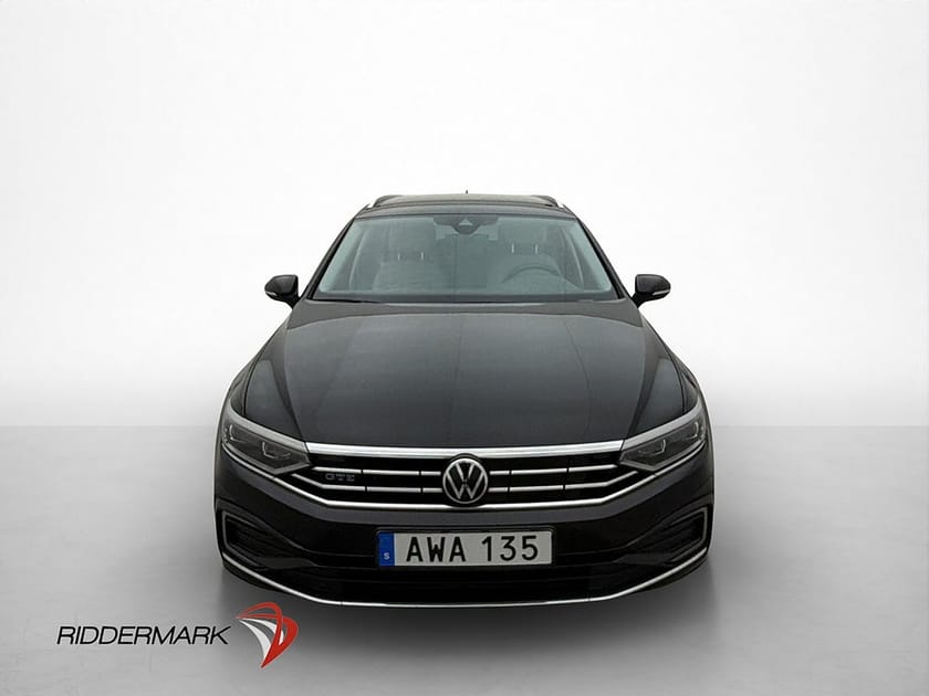 Bild 2 av Volkswagen Passat Sportscombi GTE HUD Cockpit Värmare Drag Läder Kamera