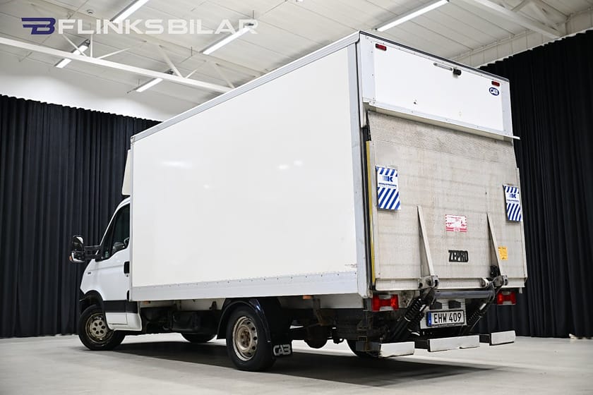 Bild 4 av Iveco Daily 35S15 Chassi Cab 146HK Automat|Volymskåp|Bakgavellyft|Sidodörr|Sidodörr