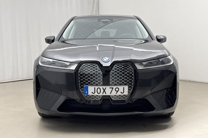 Bild 5 av BMW iX xDrive50 (520hk) Sport Harman/Kardon Helläder