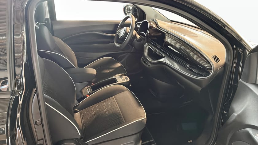 Bild 3 av Fiat 500e BEV HB 320KM BASIC