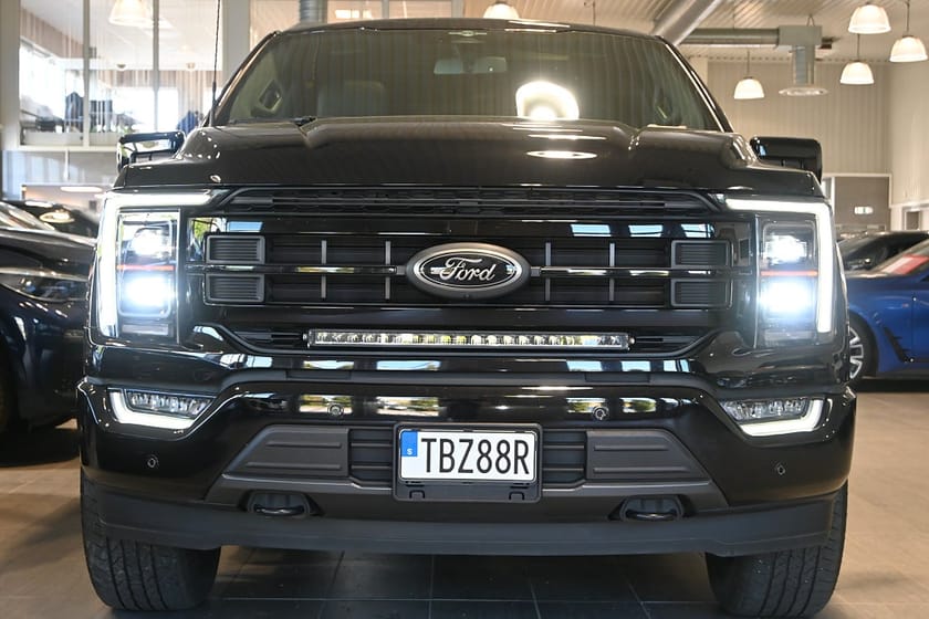 Bild 5 av Ford F-150 SuperCrew Black Edition 5.0 V8 HUNDKÅPA