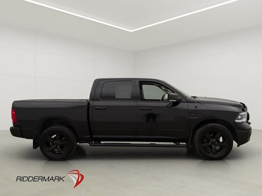 Bild 2 av RAM 1500 Crew Cab Dodge 5.7 4x4 Classic Night Dragkrok Kamera Alpine