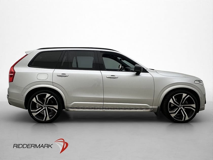 Bild 4 av Volvo XC90 B5 AWD R-Design 7-Sits B&W Pano Skinn Drag Luftfj