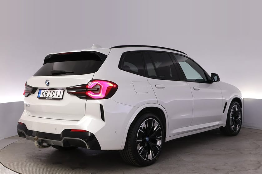 Bild 5 av BMW iX3 M Sport Charged Plus Pano HUD 360 H/K Elstol Drag
