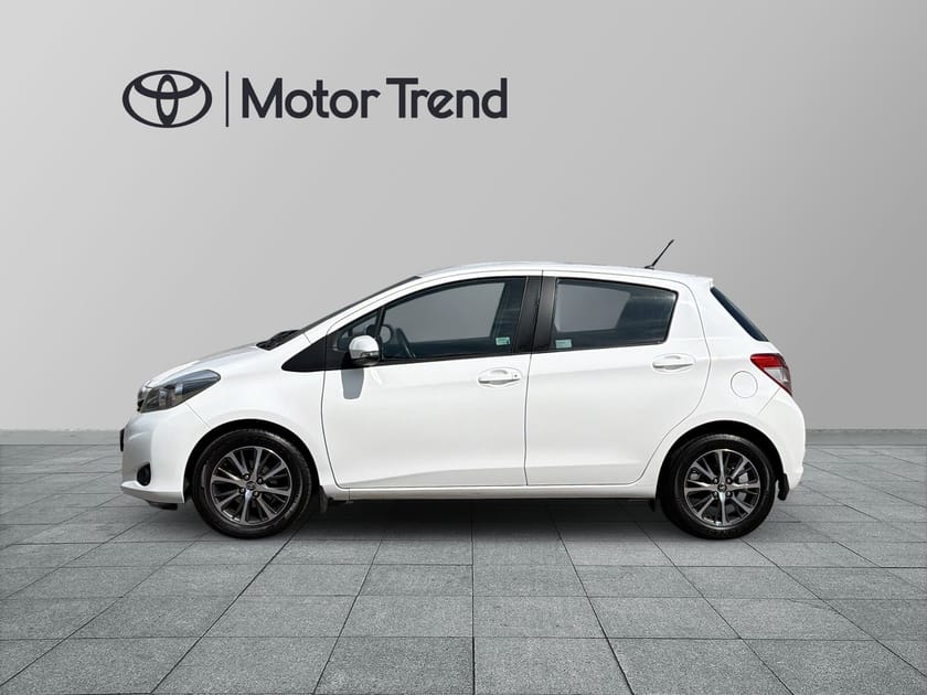 Bild 3 av Toyota Yaris 5-dörrar 1.33 Dual VVT-i Active,99hk,12.600mil
