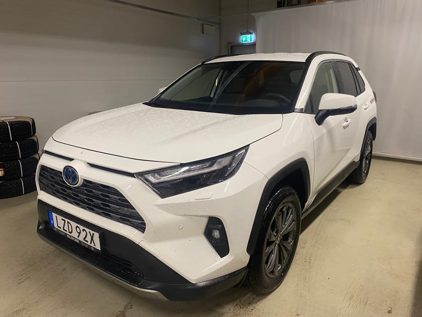 Bild 1 av Toyota RAV4 Hybrid AWD-i 2,5 Executive | Vinterhjul