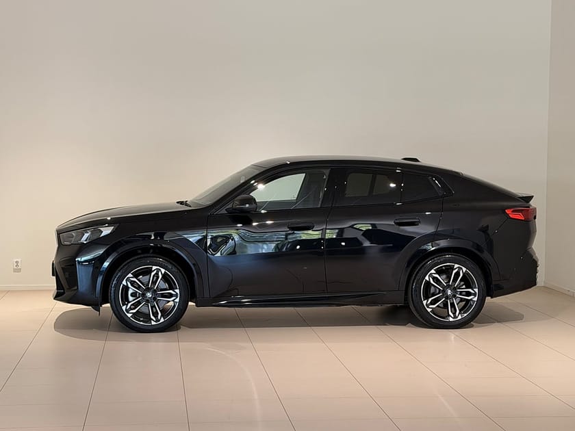 Bild 2 av BMW iX2 xDrive30 xDrive 30, M-Sport, Drag, Värmare,Adpt Farthållare,Navi