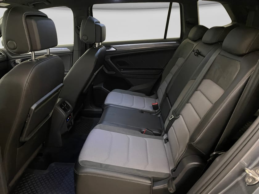 Bild 5 av Volkswagen Tiguan Allspace 7-sätes TDI 200 DSG 4-Motion / Panorama / R-Line / 7sits