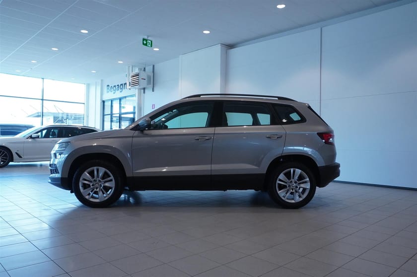 Bild 3 av Škoda Karoq 1.0 TSI DSG Style Drag Backkamera 115hk
