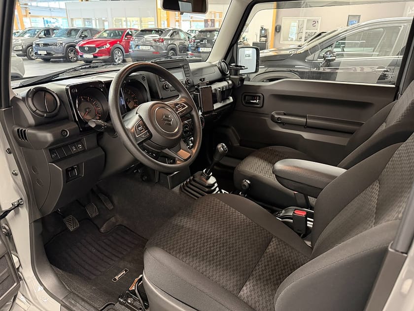 Bild 5 av Suzuki Jimny Torakku Rhino Edition, 4X4 BF Goodrich A/T däck Drag 1ägare