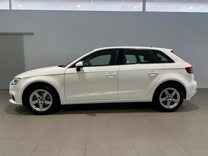 Bild 3 av Audi A3 Sportback 35 TFSI 1.5 150HK/ Sensorer bak