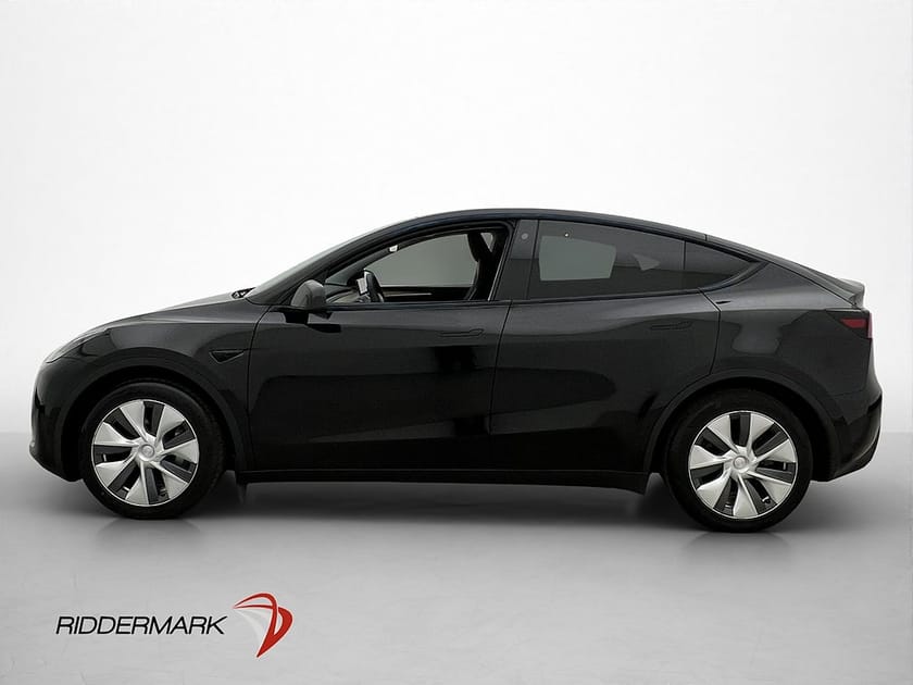 Bild 5 av Tesla Model Y Standard Range RWD Pano Drag Kamera Moms Skinn AP