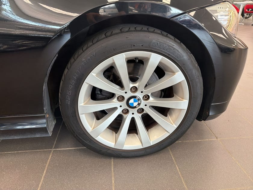 Bild 2 av BMW 320d xDrive Touring 