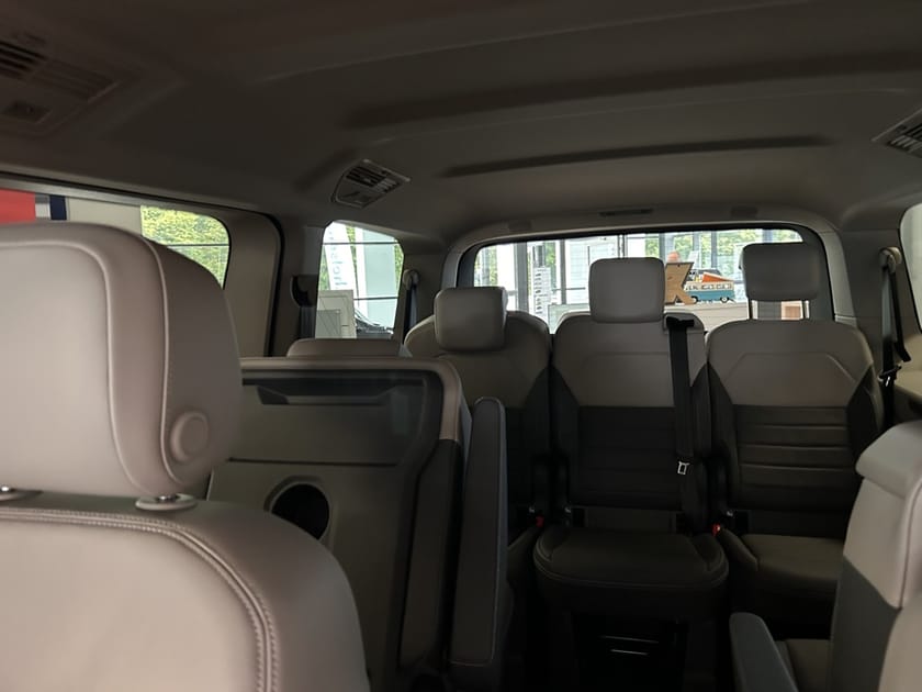 Bild 4 av Volkswagen Multivan eHybrid 4M STYLE HJULBAS: 3124 MM LÅNGT ÖVERHÄNG MOT