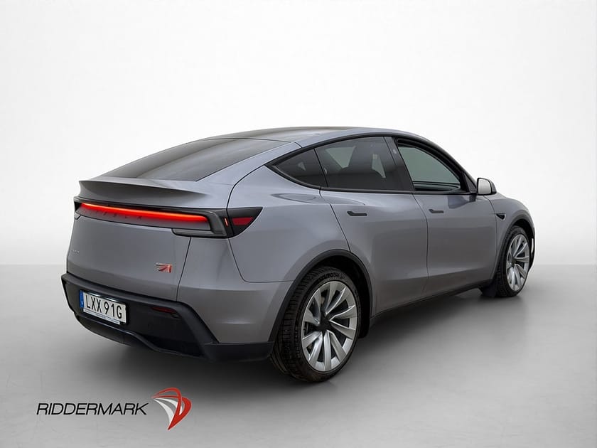 Bild 5 av Tesla Model Y Long Range AWD Launch FSD ACC-Boost Svensksåld