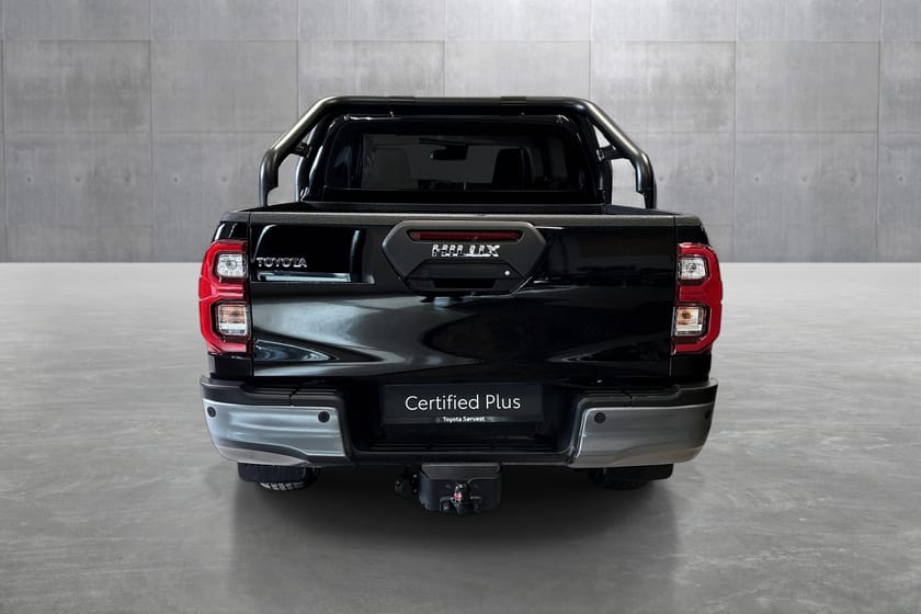 Bilde 4 av Toyota Hilux Dobbelcab 2.8L Diesel MHEV Automat 6 gir 4x4 SR+ Invincible X