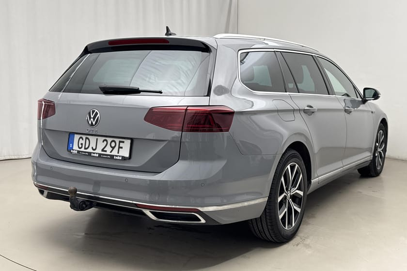 Bild 3 av Volkswagen Passat Sportscombi GTE (218hk) Dragpaket Matrix