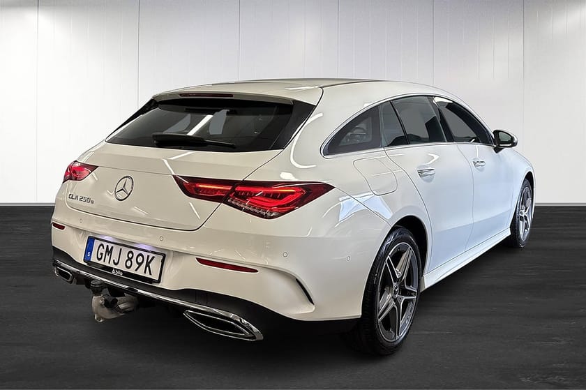 Bild 4 av Mercedes-Benz CLA 250 e Shooting Brake AMG Line Panorama
