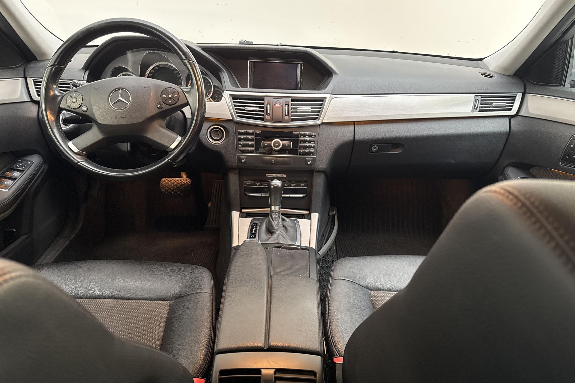 Mercedes-Benz E 200 BlueEFFICIENCY 2011, bild 7/10