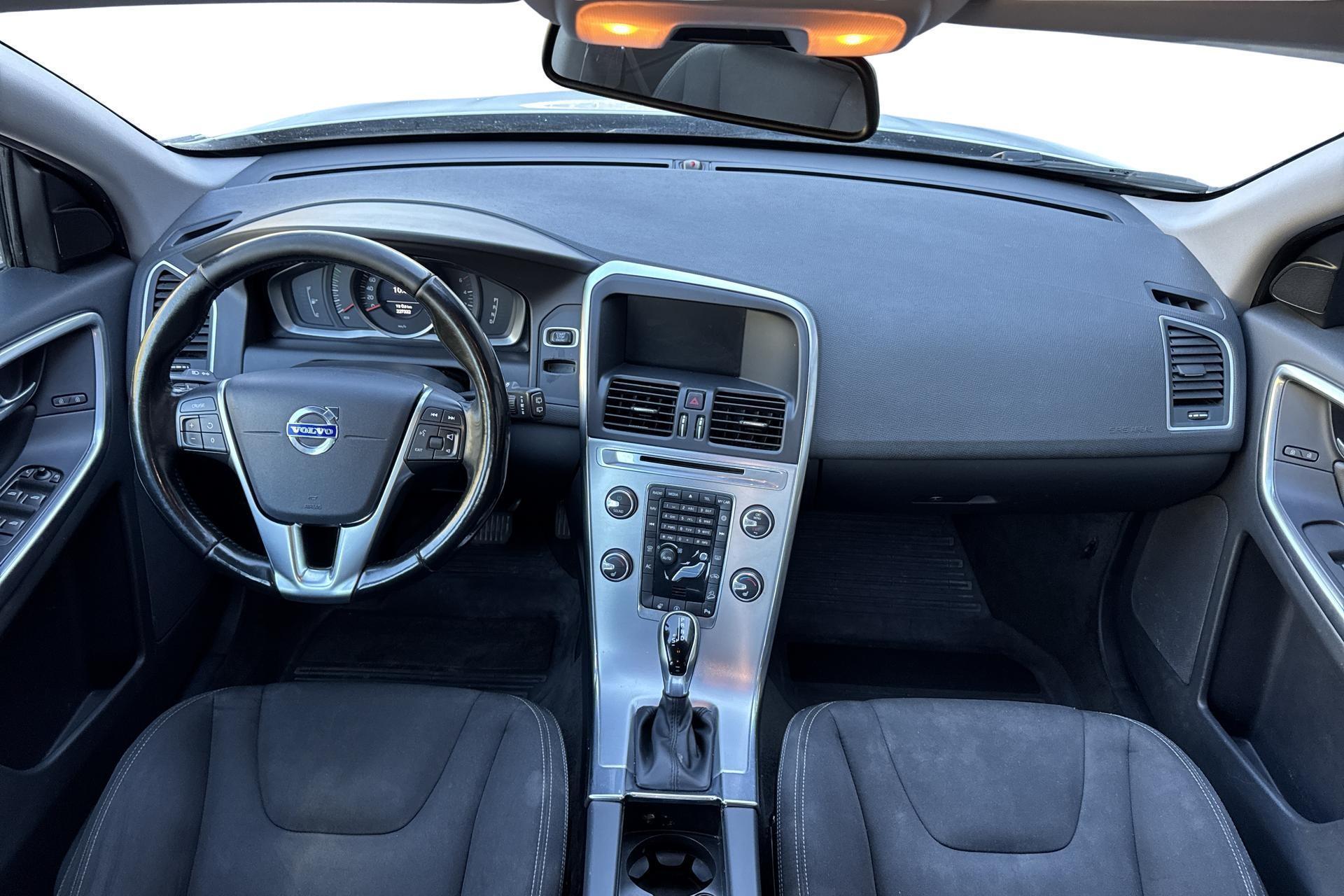 Volvo XC60 D4 2017, kuva 7/10