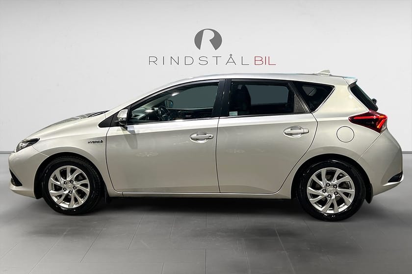 Bild 4 av Toyota Auris Hybrid e-CVT 136 HK AUT ACTIVE DRAG M&K 360KR/ÅR  16"